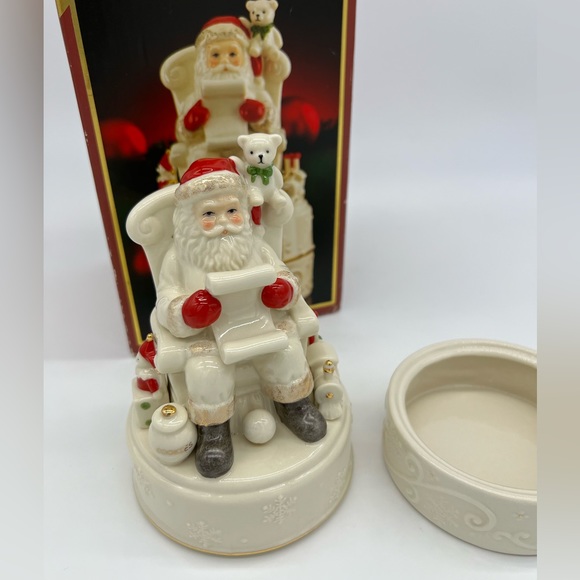 Lenox Winter's Wonder Santa Musical Keepsake Box Plays Jolly Old St Nicholas - Picture 10 of 16